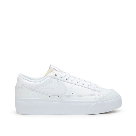 Nike – Blazer Low in Weiß 